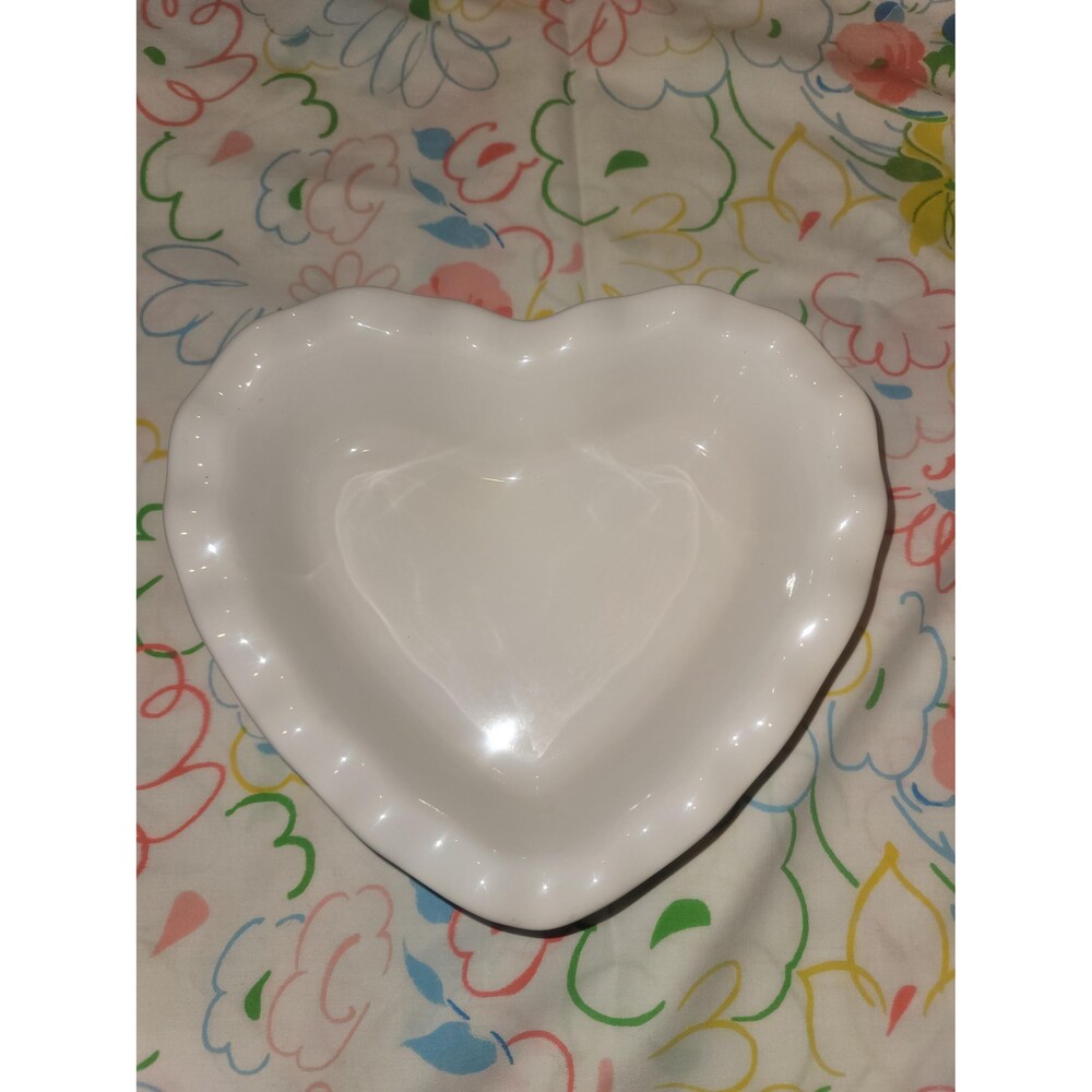 Vintage Green Heart Baking Dish, Scalloped Edge Decor